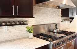Creating a Kitchen Backsplash that Attracts Buyers