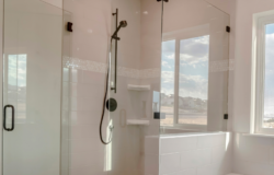 Choosing the Right Frameless Shower Door Installations